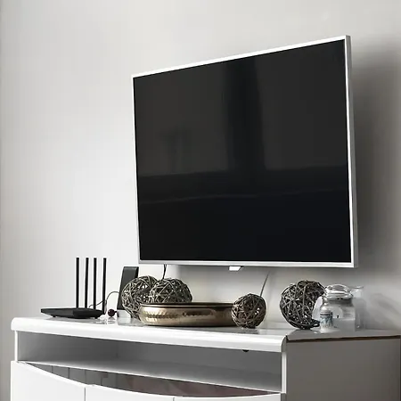 Comfy Flat In The Center דירה ורשה